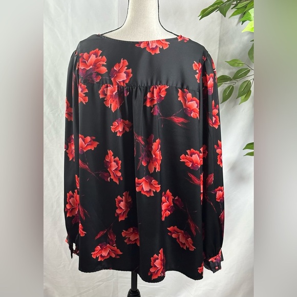 πΊ Ava & Viv Womenβs Plus Size Floral V-Neck Blouse πΊ - Picture 7 of 10